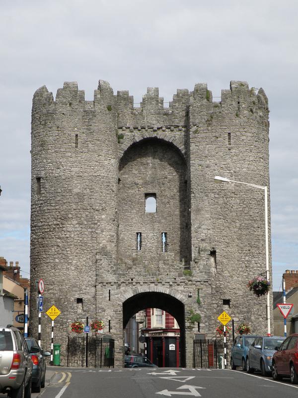 20100817h enig overgebleven oude poort in Drogheda.JPG